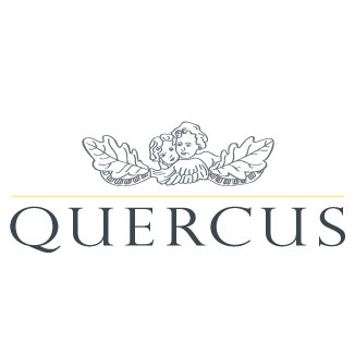 logo voor bed and breakfast Quercus met illustratie van engelen logo met illustratie van engelen en eikenbladen voor bed and breakfast Quercus door KREKWERK